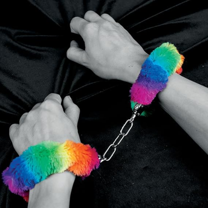 Fluffy Handboeien In Regenboog Kleuren